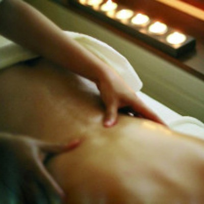 Un massage musculaire pour détendre le corps profondément