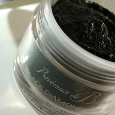 Le Black Diamond Scrub